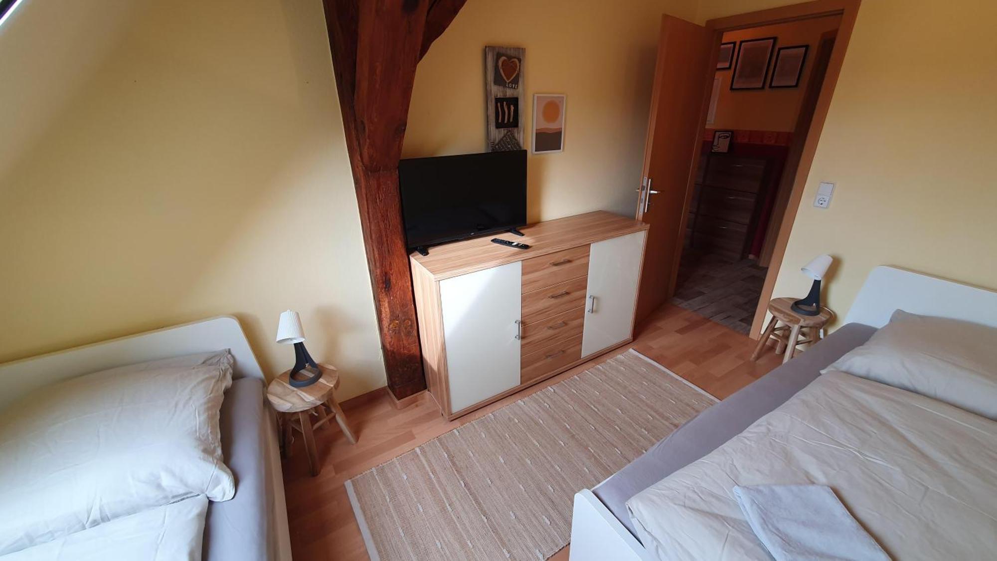 Ferienwohnung Im Gutshof Direkt Gegenueber Dem Schloss, Rhododendronpark Mit Terrasse Und Wlan Kromlau Eksteriør billede
